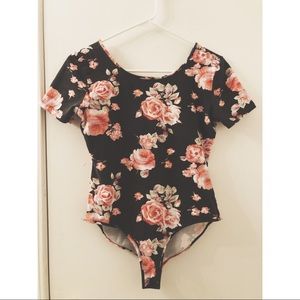 ❗️LAST CHANCE❗️Forever 21 Floral Bodysuit 🌹